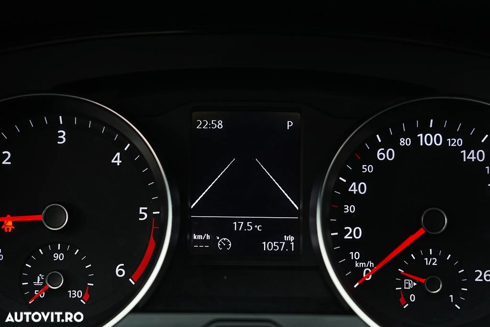 Volkswagen Passat 2.0 TDI SCR DSG Conceptline - 22