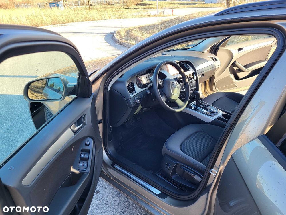 Audi A4 Avant 2010 photo 3