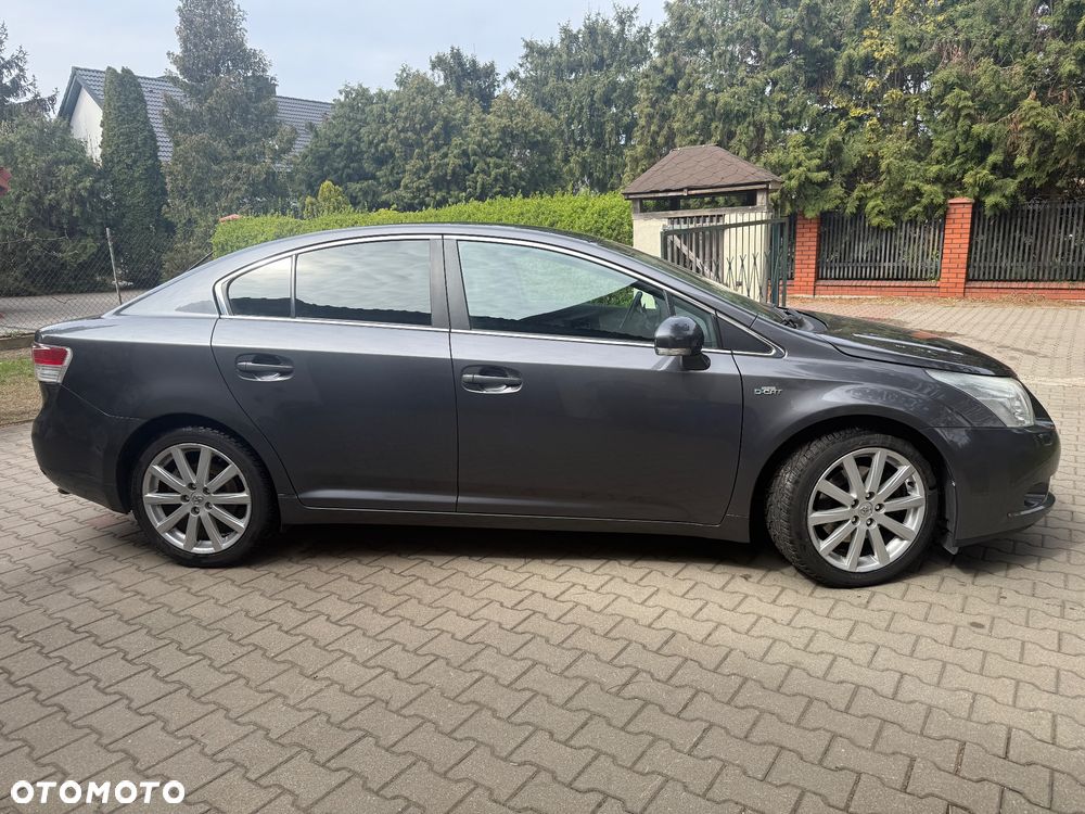 Toyota Avensis 2.2 D-4D Prestige - 2