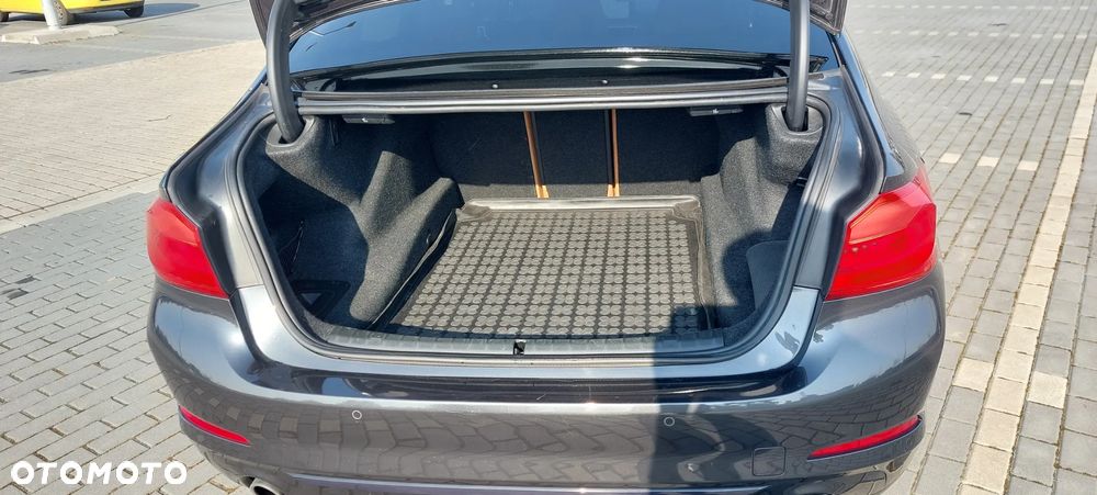 BMW Seria 5 530i Sport - 18