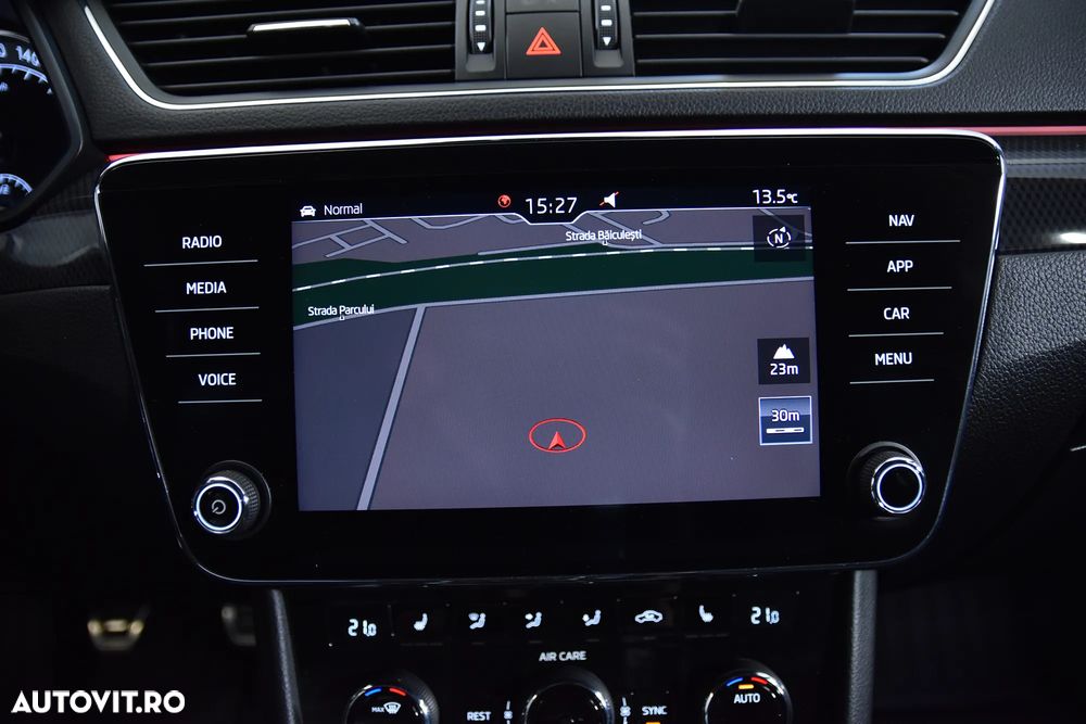 Skoda Superb 2.0 TDI DSG Sportline - 24