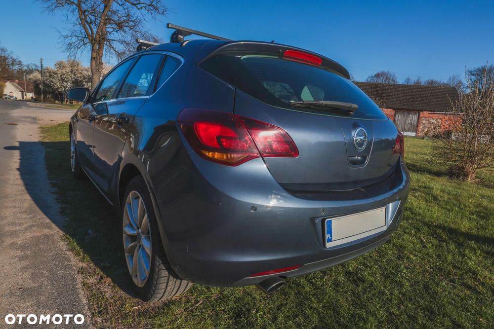 Opel Astra 1.6 T Cosmo - 7