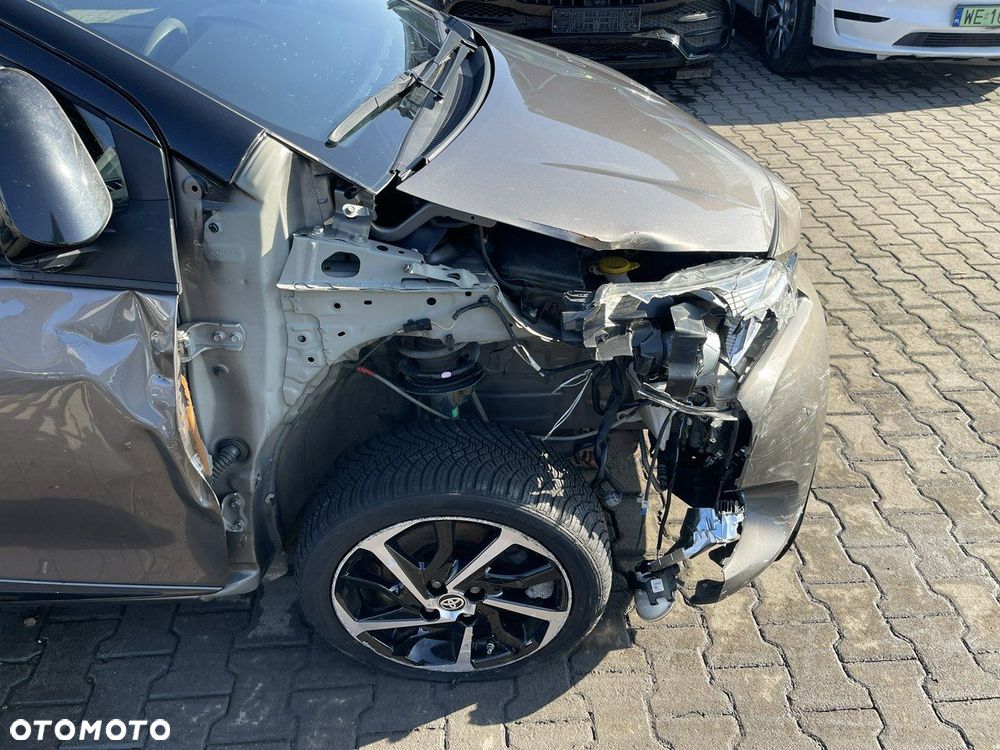 Toyota Yaris Hybrid 100 Selection Pure - 5