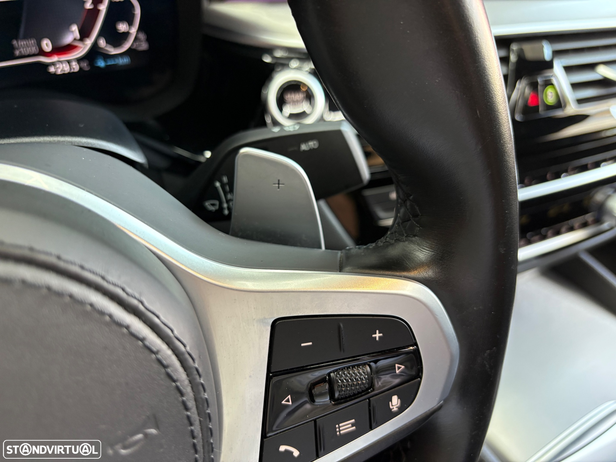 BMW 530 e Pack Desportivo M - 48