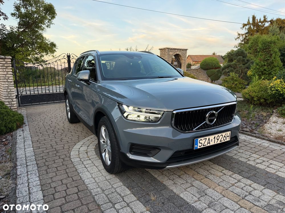 Volvo XC 40 T3 Momentum Pro - 1