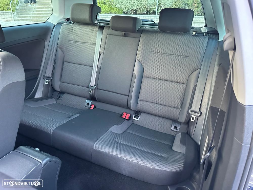 VW Golf 1.6 TDi R-Line - 11