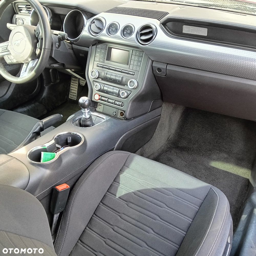Ford Mustang 5.0 V8 GT - 10