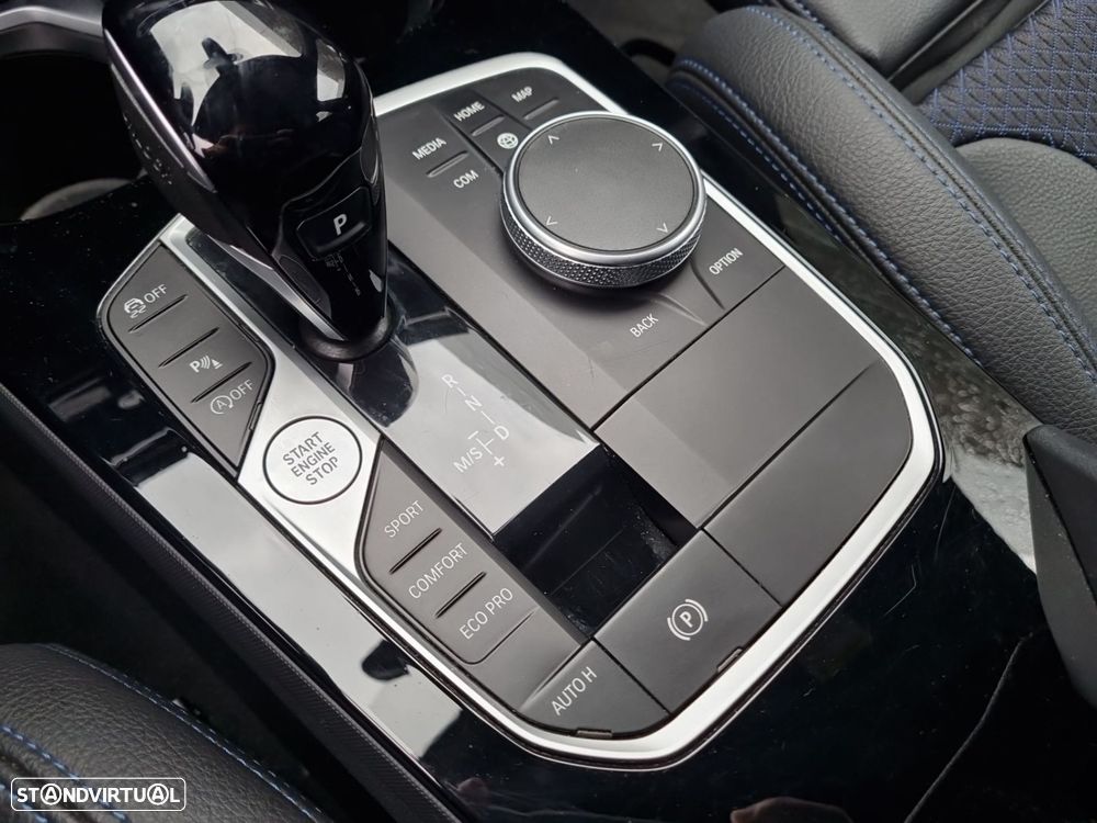 BMW 116 d Pack Desportivo M Auto - 16