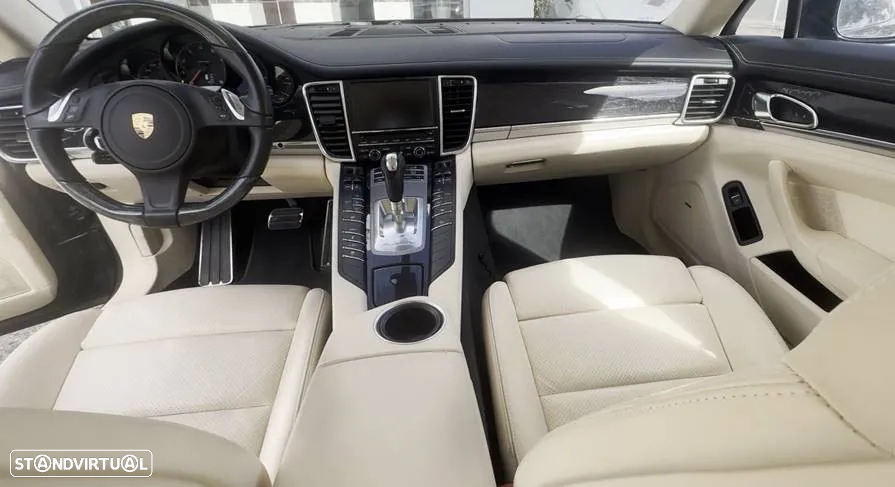 Porsche Panamera 4 - 9