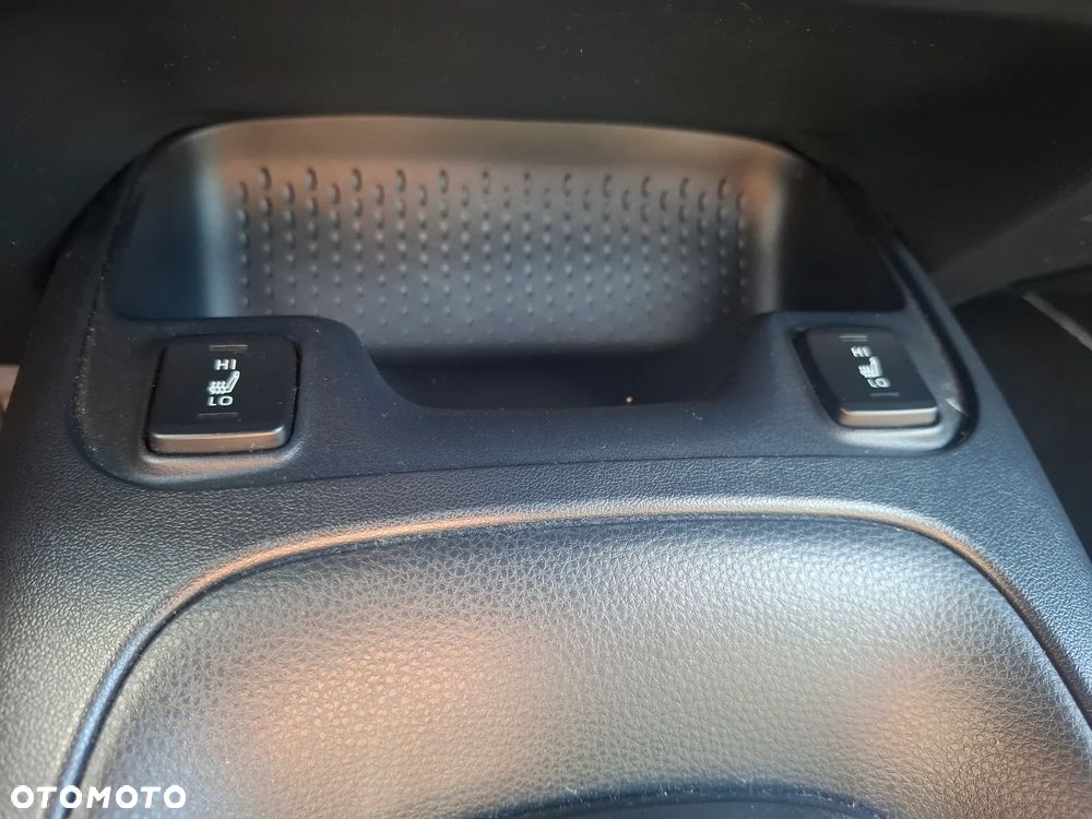 Toyota Corolla 1.8 Hybrid Comfort - 17