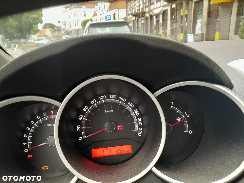 Kia Venga - 5