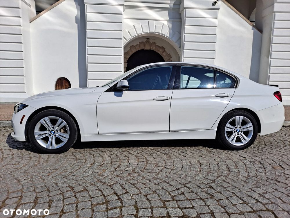 BMW Seria 3 328i xDrive Sport Line - 5
