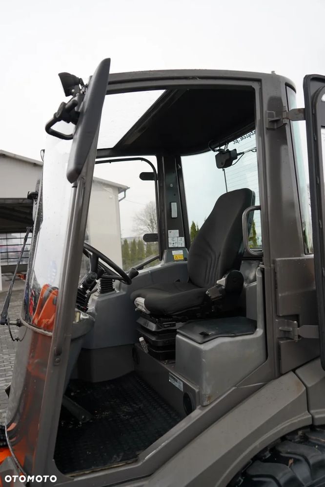 Hitachi ZW95  / ŁADOWARKA KOŁOWA  / 2020 R / WIDŁY DO PALET - 27