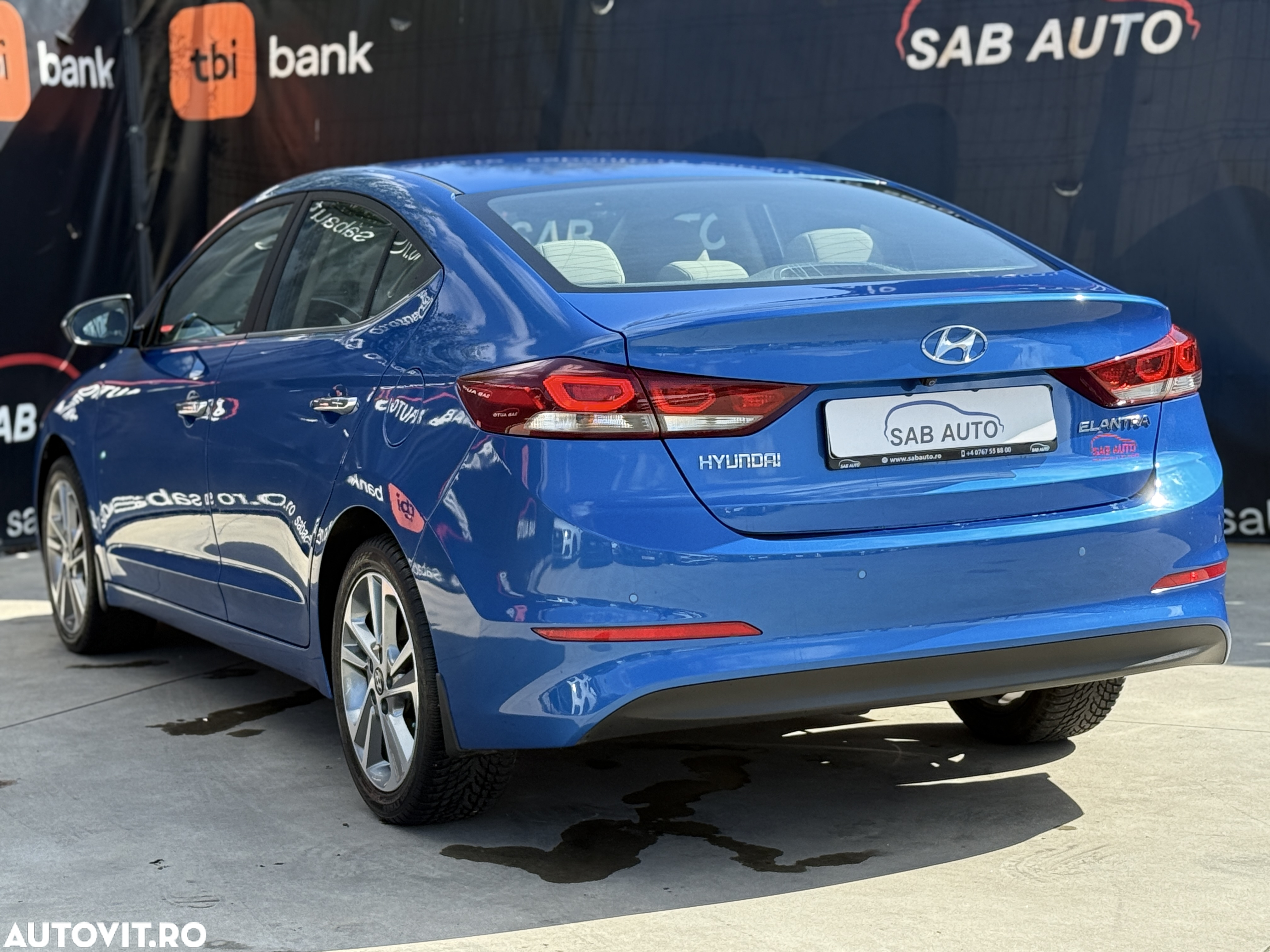 Hyundai Elantra 1.6 CRDI 7DCT Exclusive - 19