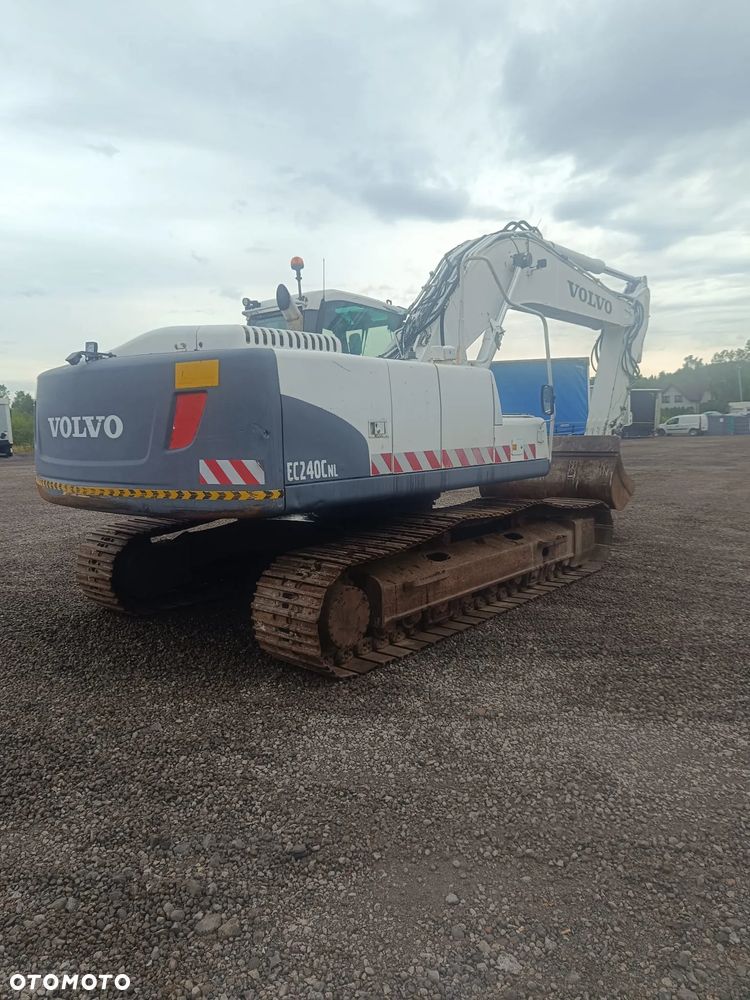 Volvo EC240C - 12