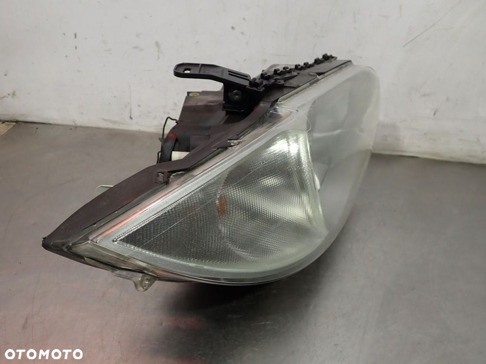 LAMPA PRAWA PRZEDNIA BMW E87 - 6