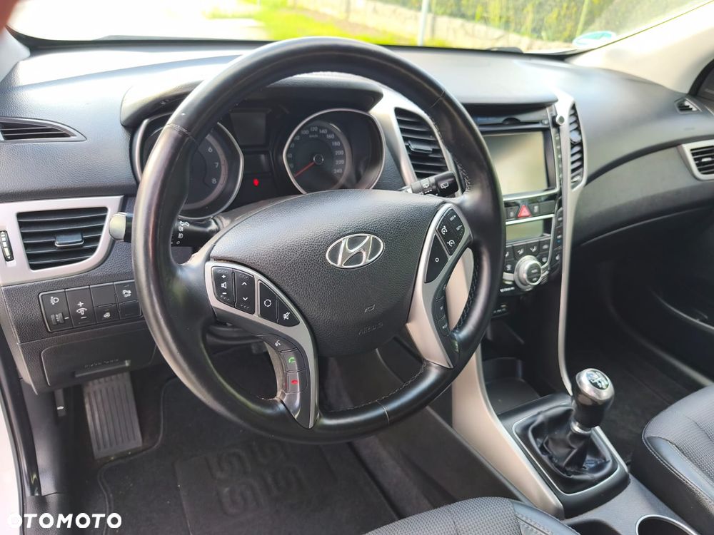 Hyundai i30 blue Kombi 1.6 GDi Passion - 15
