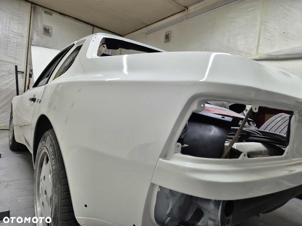Porsche 944 - 37