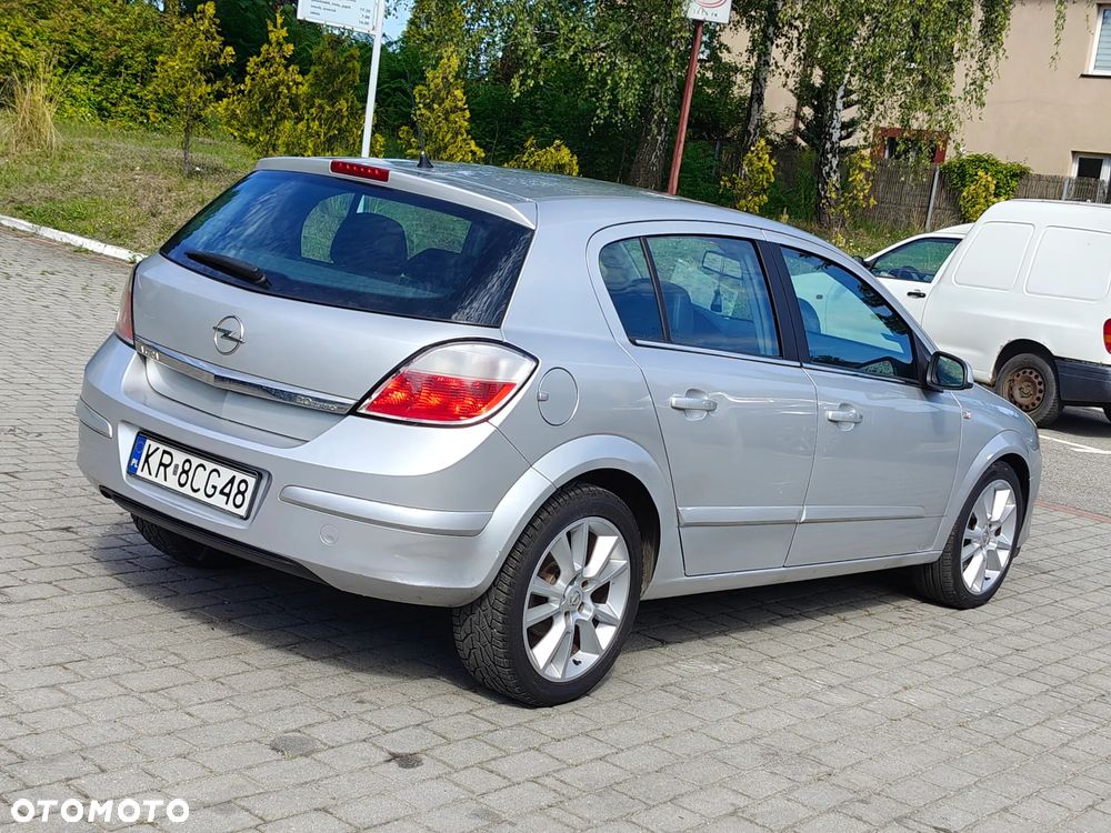 Opel Astra 2.0 T Cosmo - 13