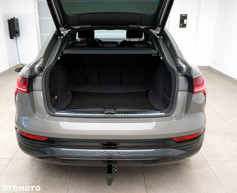 Audi Q8 Sportback e-tron - 10