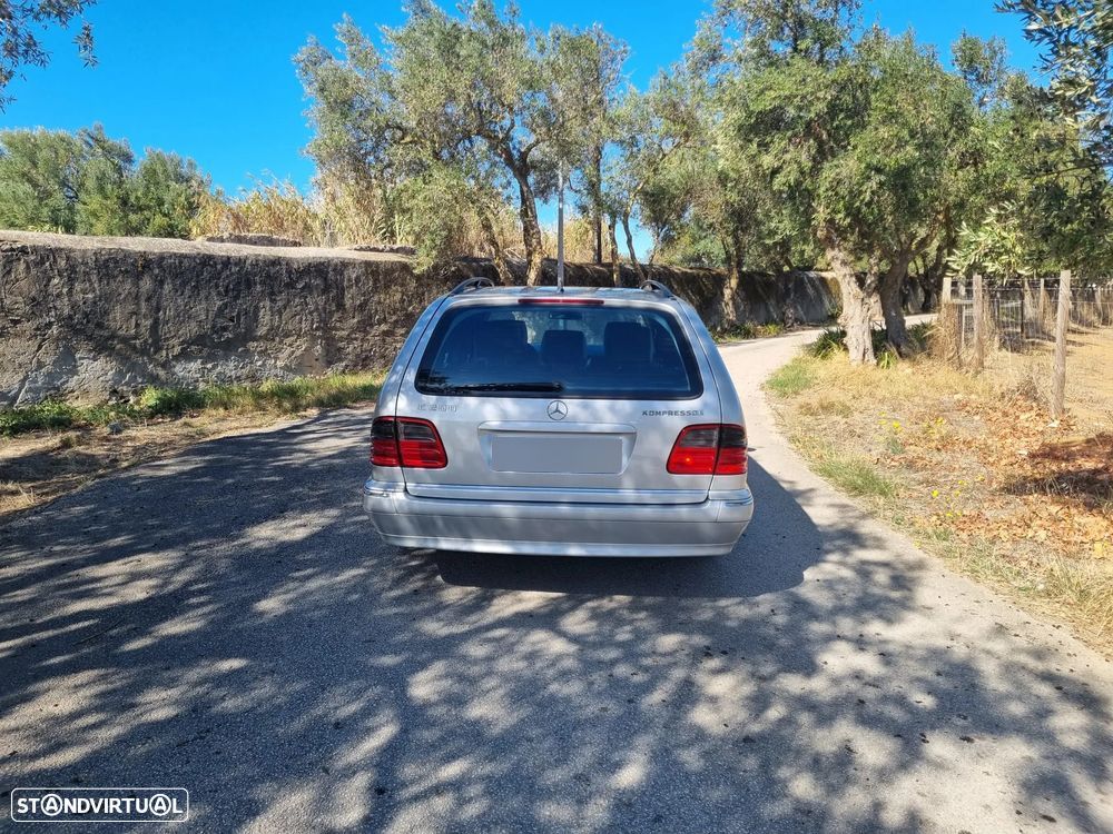 Mercedes-Benz E 200 - 4