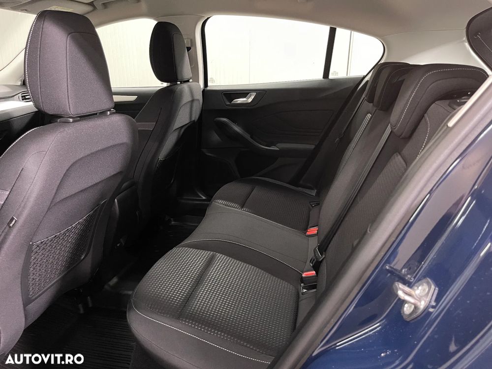 Ford Focus 1.0 EcoBoost Connected - 11