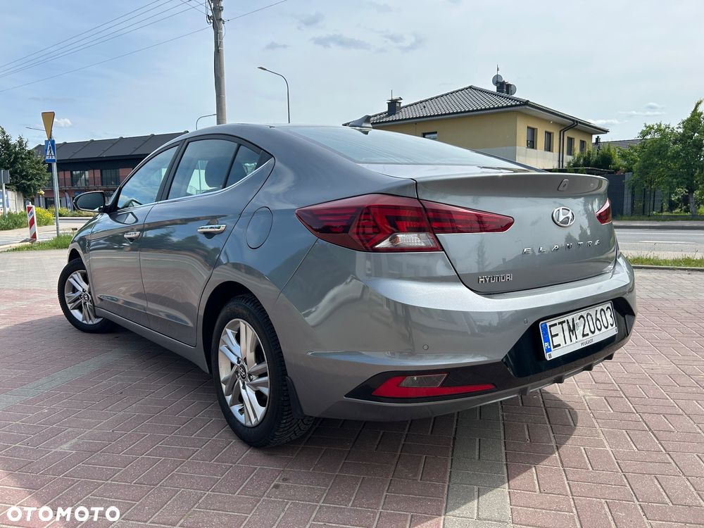 Hyundai Elantra 1.6 Premium - 7