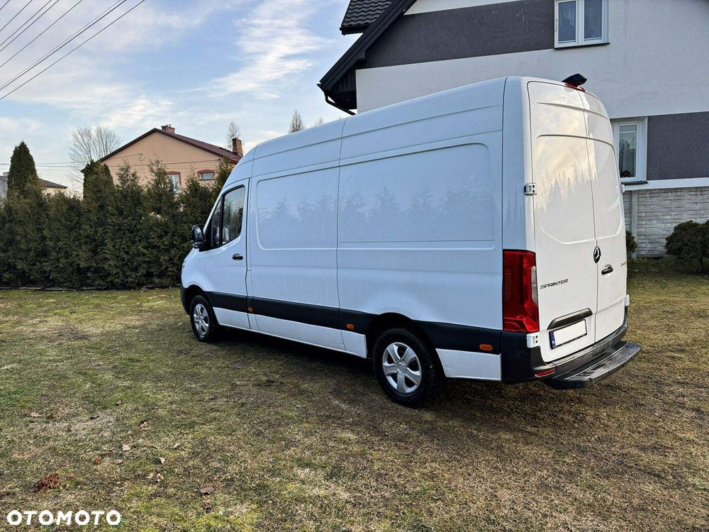 Mercedes-Benz Sprinter - 13