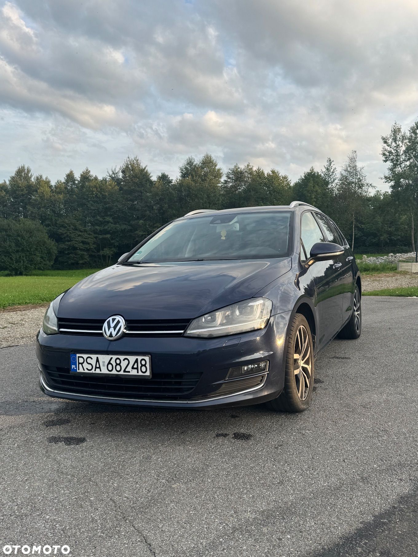 Volkswagen Golf - 1