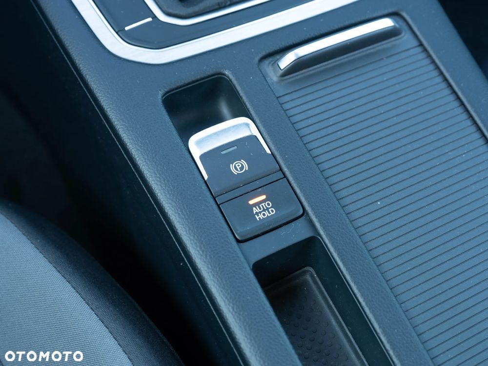 Volkswagen Passat 1.5 TSI EVO Business - 33