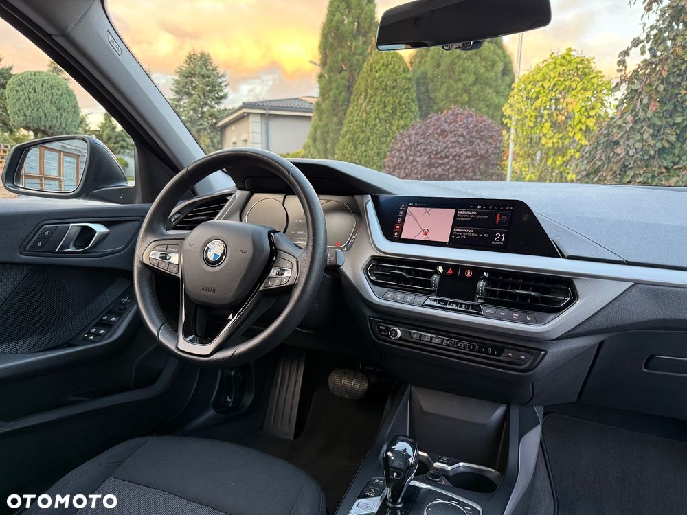 BMW Seria 1 118i - 23