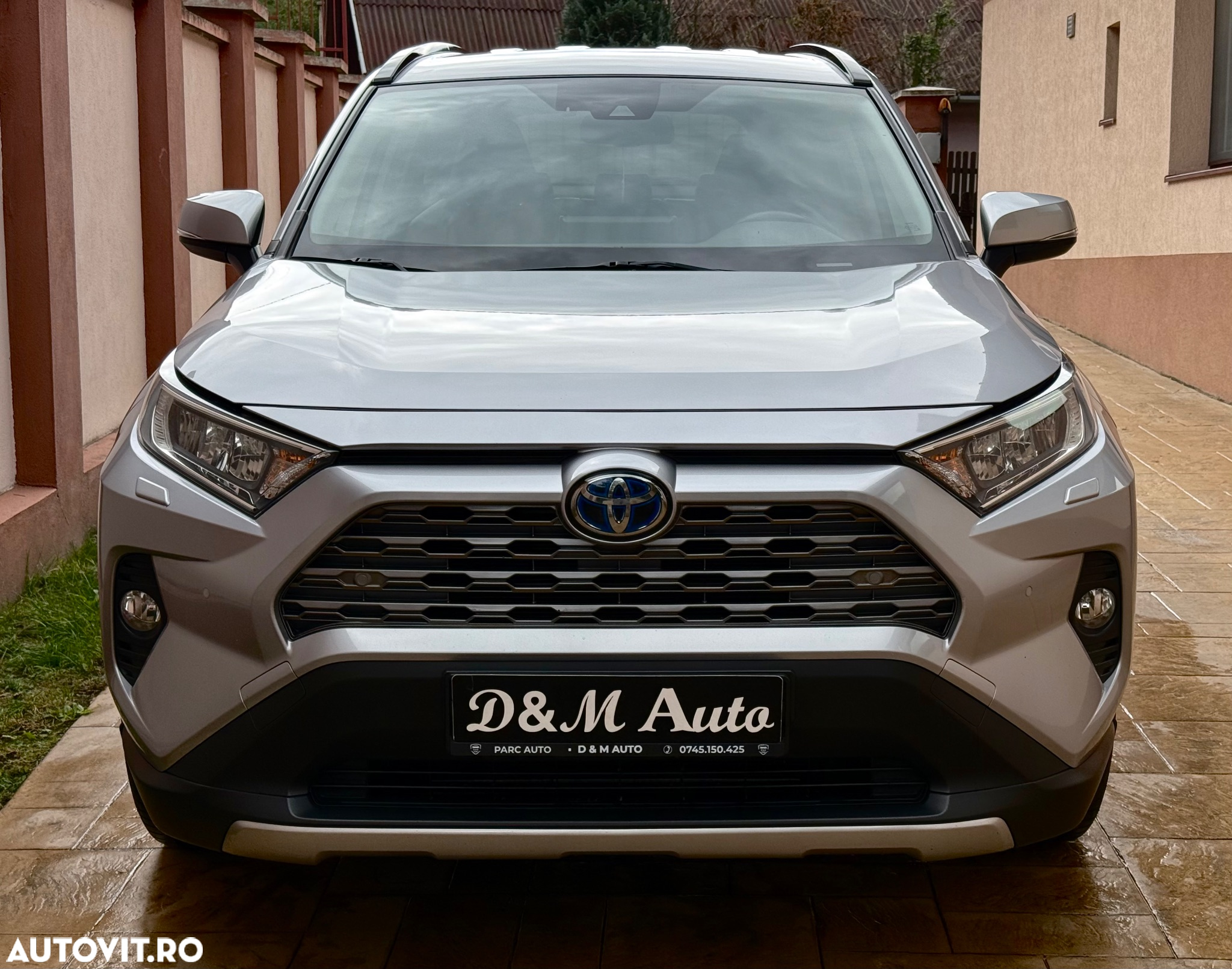 Toyota RAV4 - 10