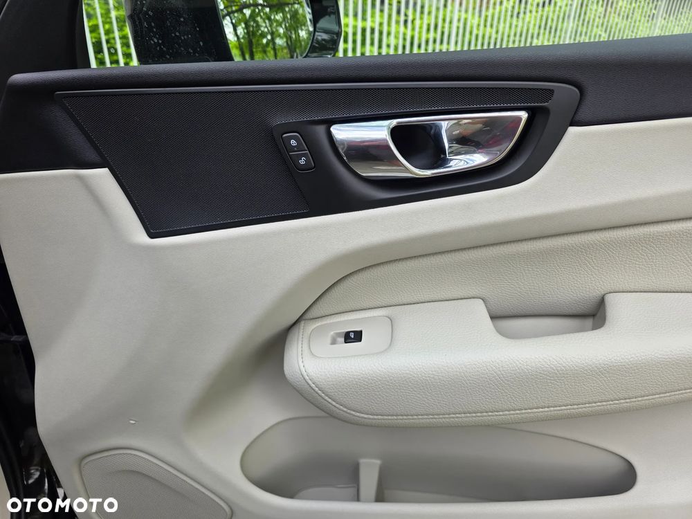 Volvo XC 60 T5 AWD Inscription - 36