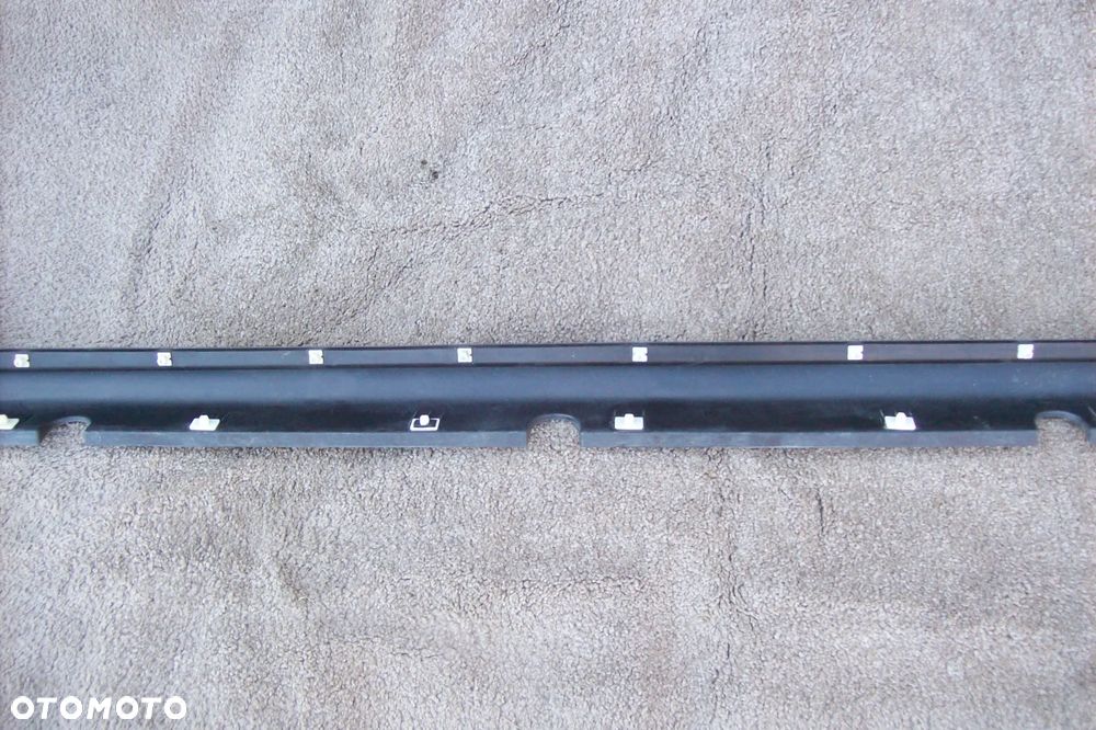 LISTWA PROGOWA HYUNDAI H-1/STAREX - 5