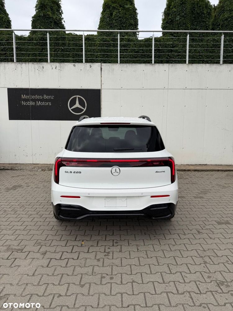 Mercedes-Benz GLB - 4