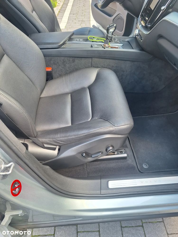 Volvo XC 60 T6 AWD Geartronic Momentum Pro - 11