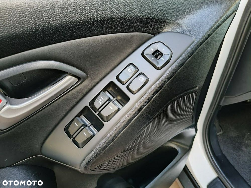 Hyundai ix35 2.0 GDI Premium 2WD - 17