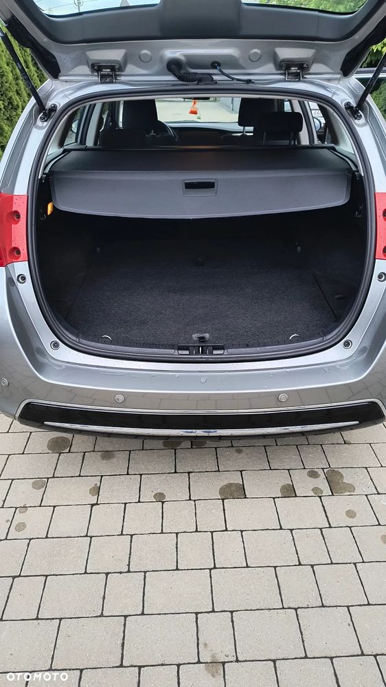 Toyota Auris 1.4 D-4D Premium - 6