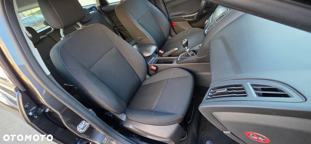 Ford Focus 1.0 EcoBoost Titanium - 28