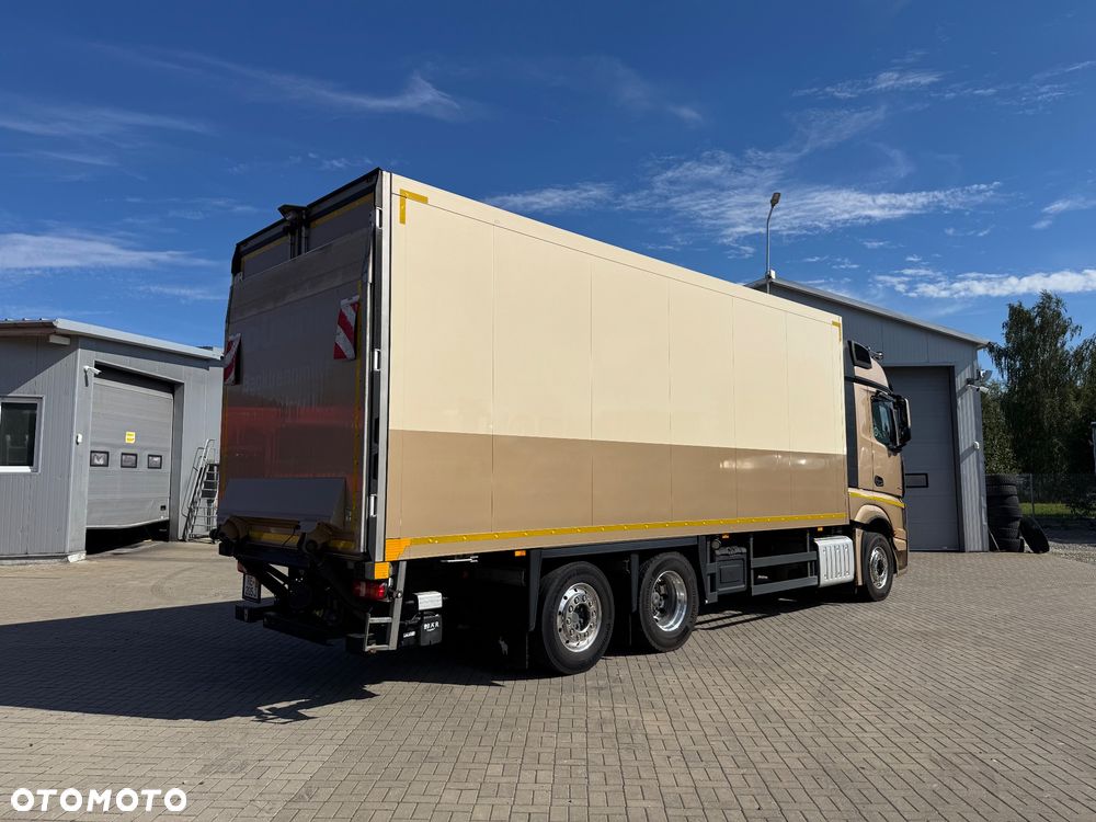 Mercedes-Benz ACTROS 2548 Izoterma Schmitz 7.45m Winda 2T - 11
