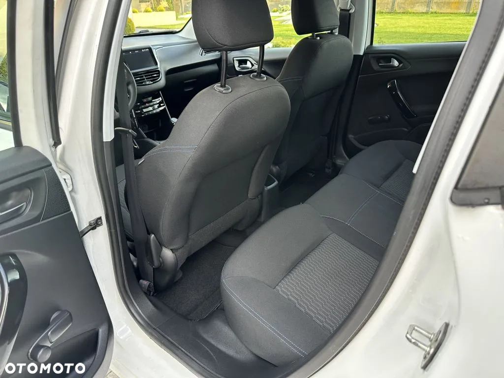 Peugeot 208 PureTech 82 Start & Stop Style - 14