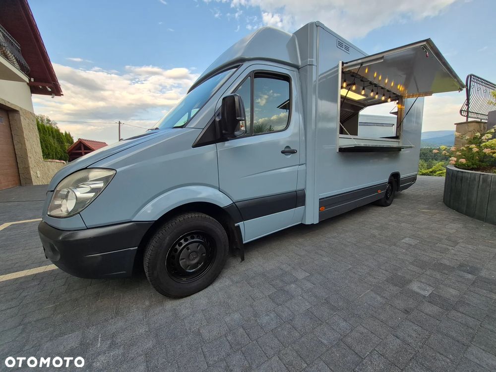 Mercedes-Benz Food Truck Sklep bar - 19