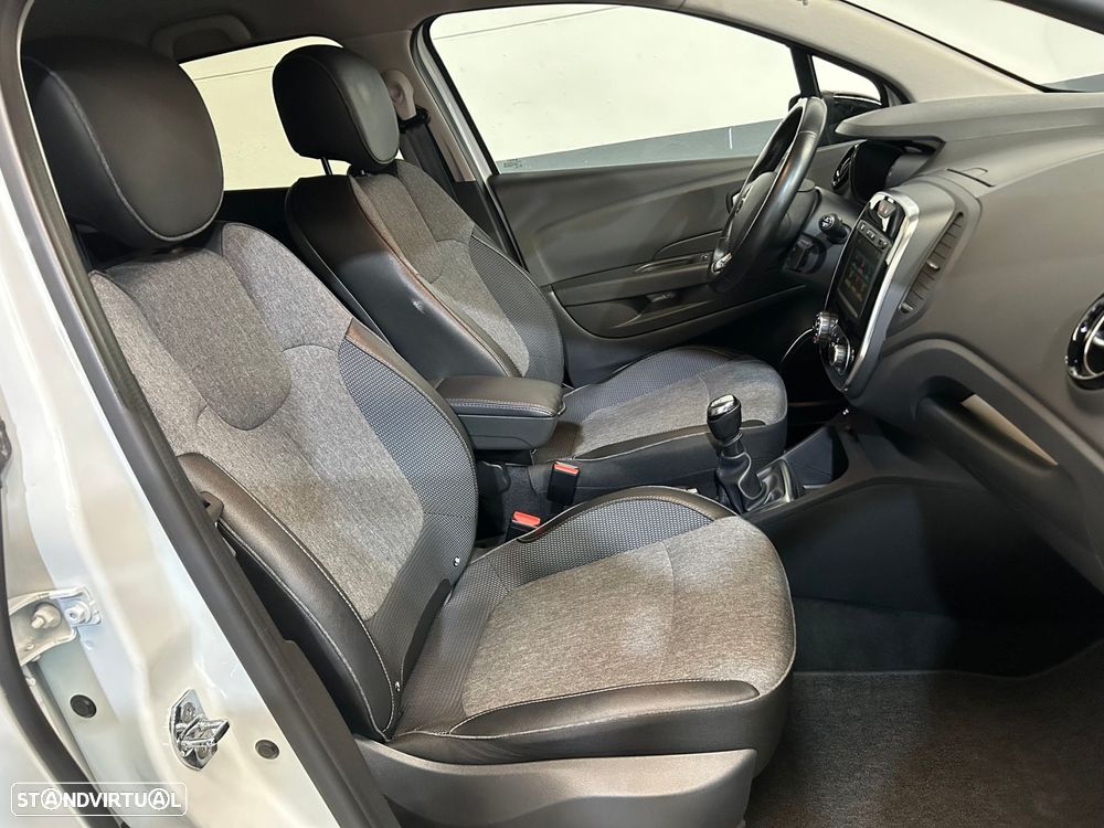 Renault Captur 1.3 TCe Exclusive - 18
