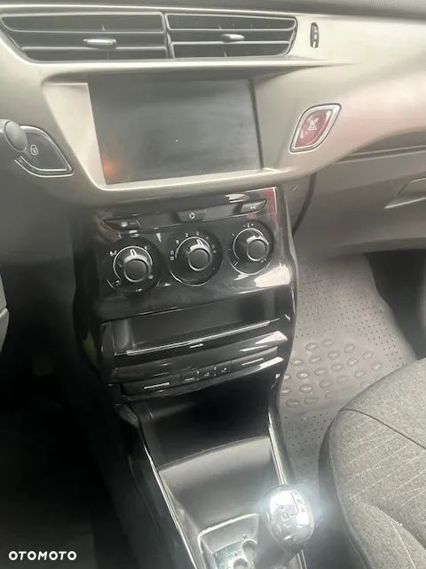 Citroën C3 1.2 PureTech Exclusive ETG - 4