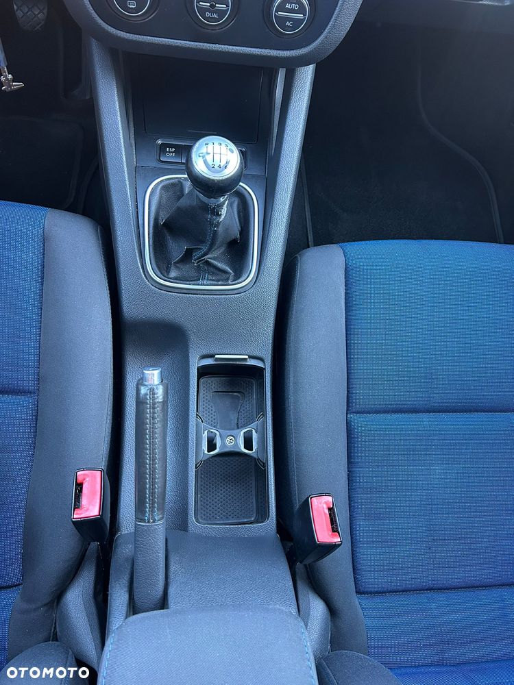 Volkswagen Golf 1.6 FSI Tour - 26