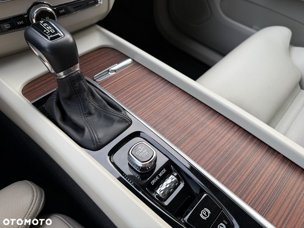 Volvo XC 60 D4 Momentum - 20
