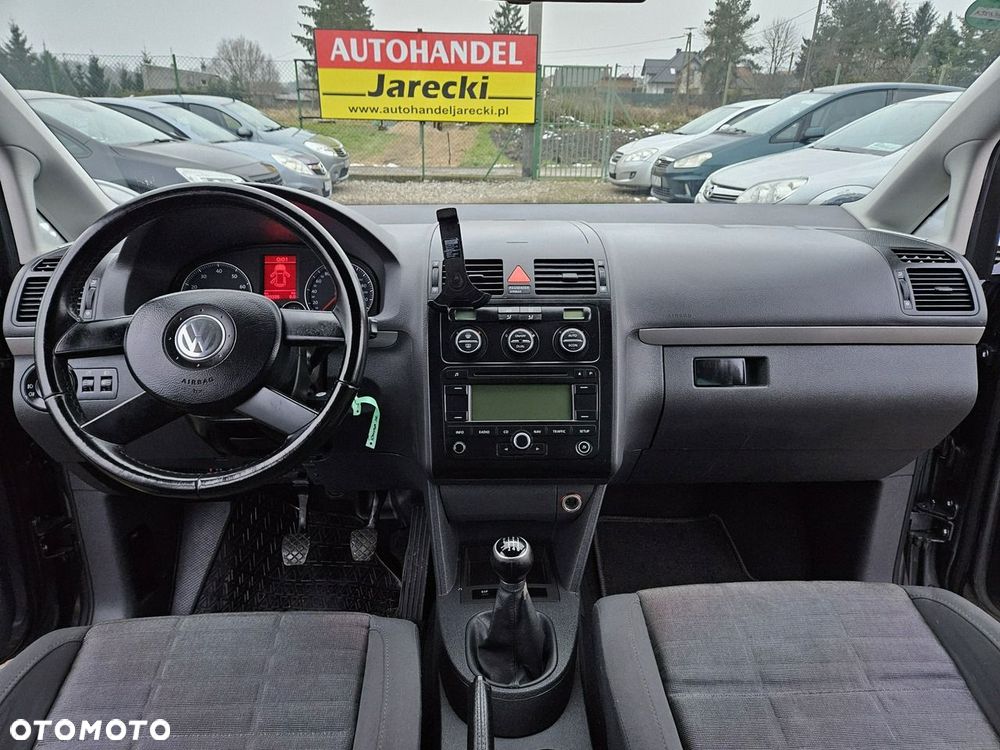 Volkswagen Touran - 13