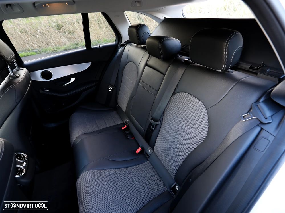 Mercedes-Benz C 300 e T 9G-TRONIC Avantgarde - 19