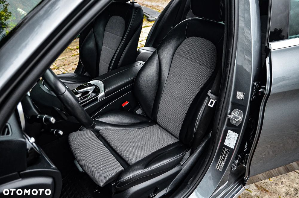 Mercedes-Benz Klasa C 180 T 7G-TRONIC Avantgarde - 28