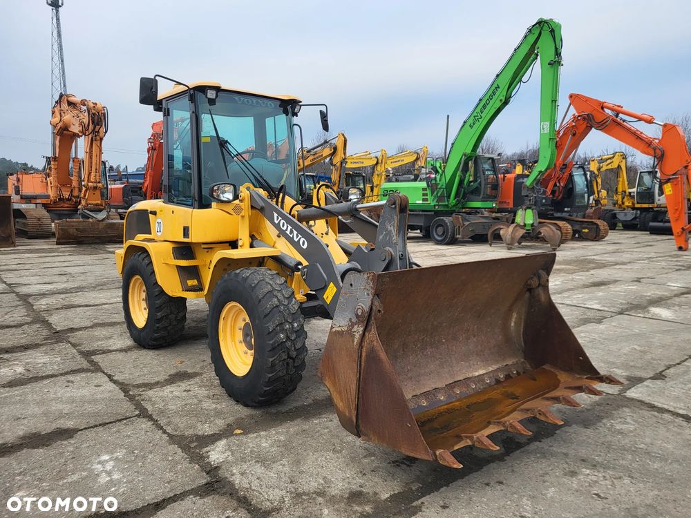 Volvo L 30 G spr z Niemiec 3944 mtg - 2